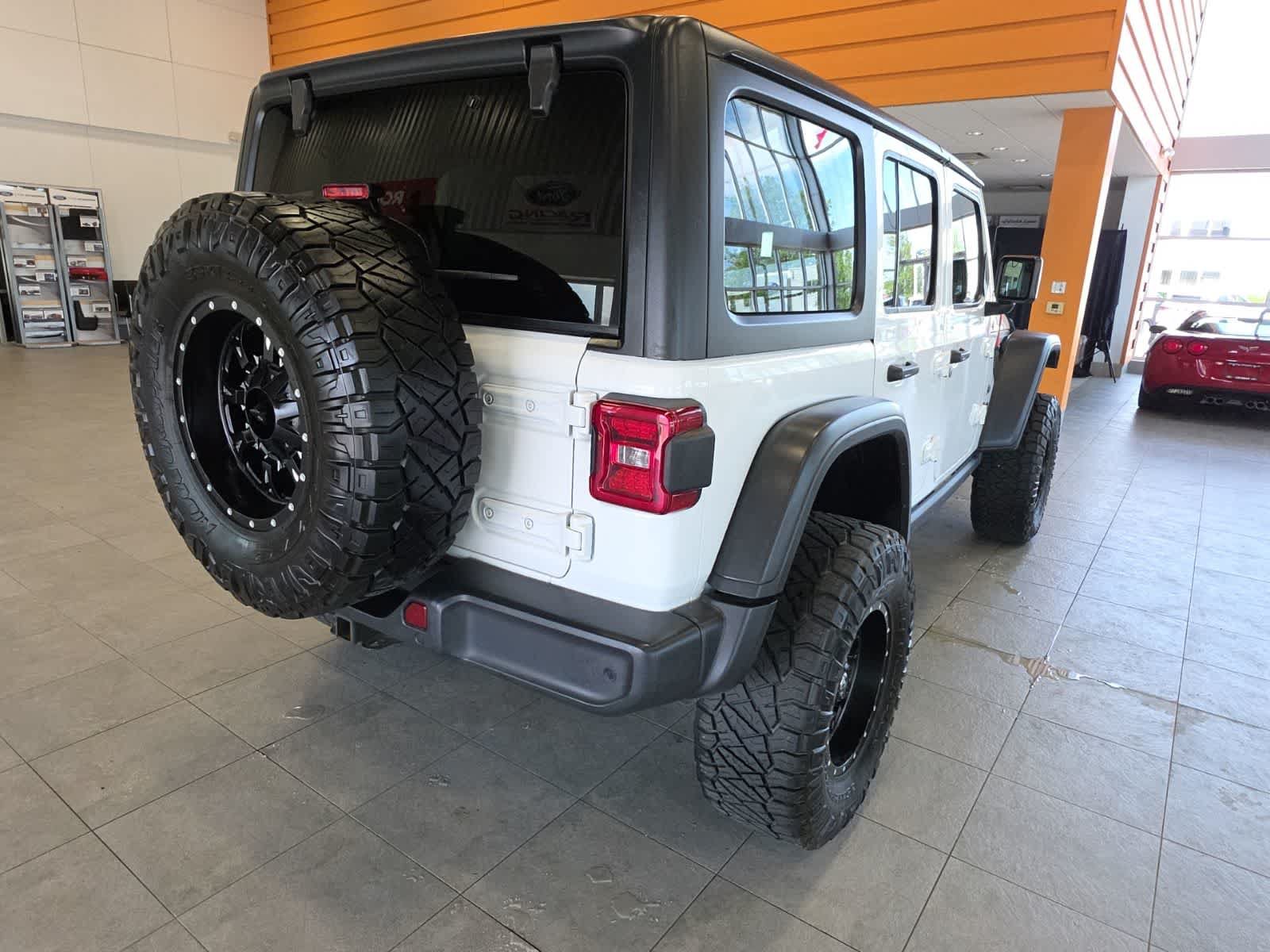 Used 2018 Jeep Wrangler Unlimited Rubicon w/ Dual Top Group AWD/4WD image 8