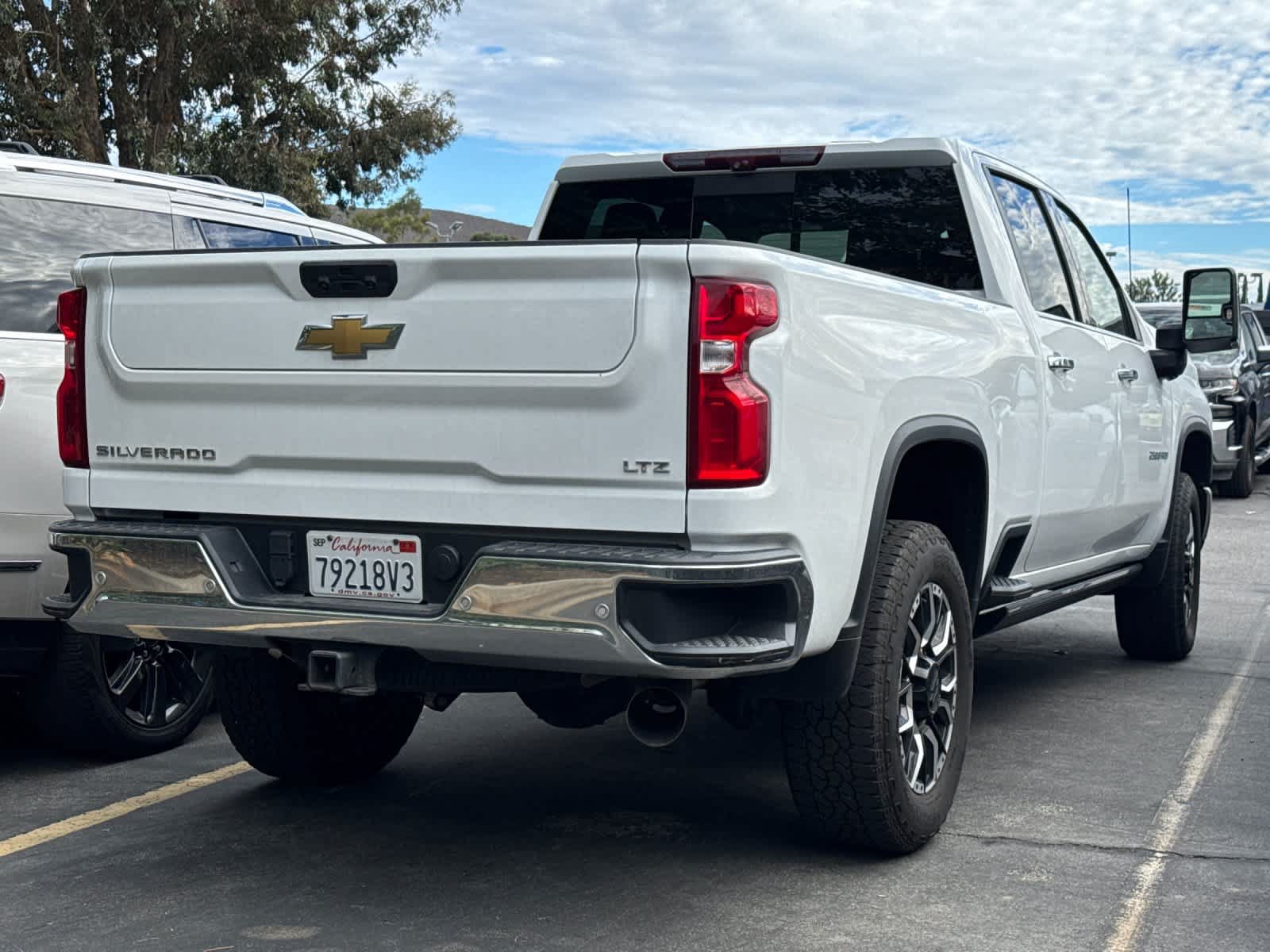 Used 2024 Chevrolet Silverado 2500 LTZ w/ LTZ Plus Package AWD/4WD image 4