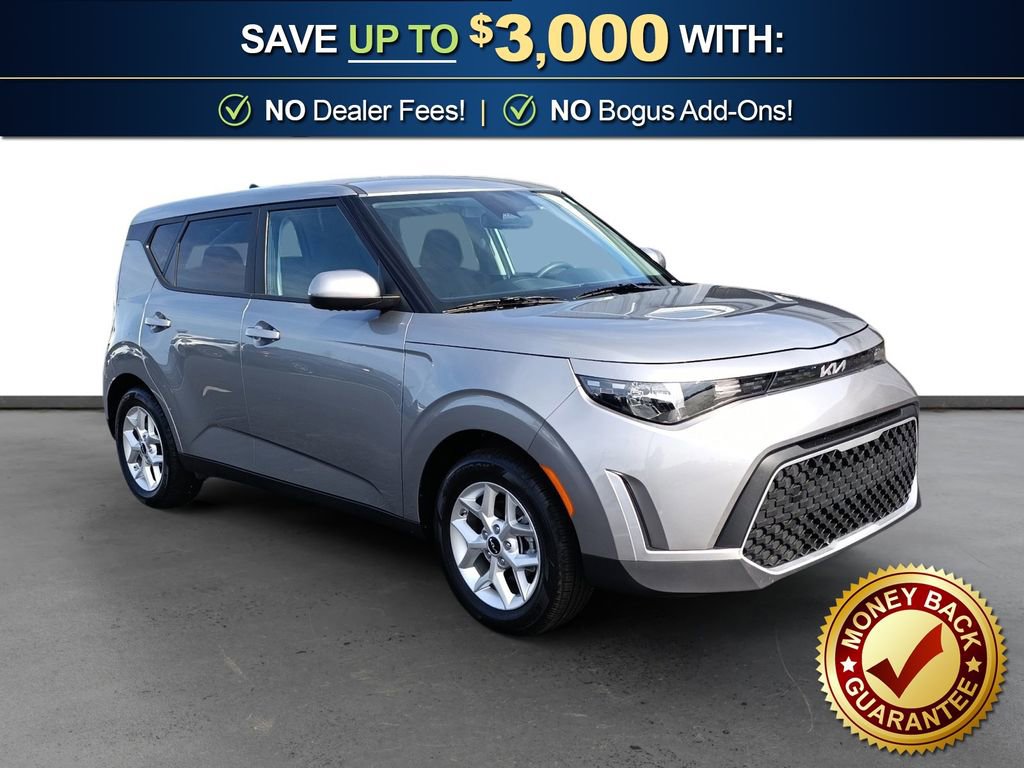 Used 2025 Kia Soul LX w/ LX Technology Package FWD image 10