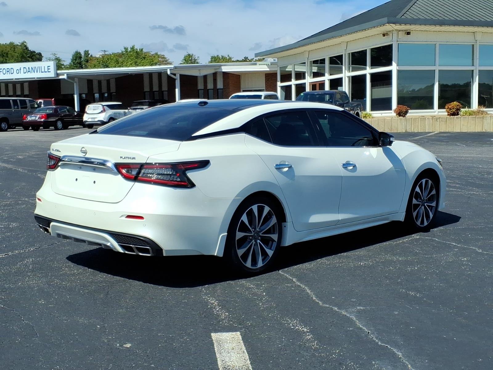 Used 2023 Nissan Maxima Platinum w/ Sport Mat Group FWD image 7