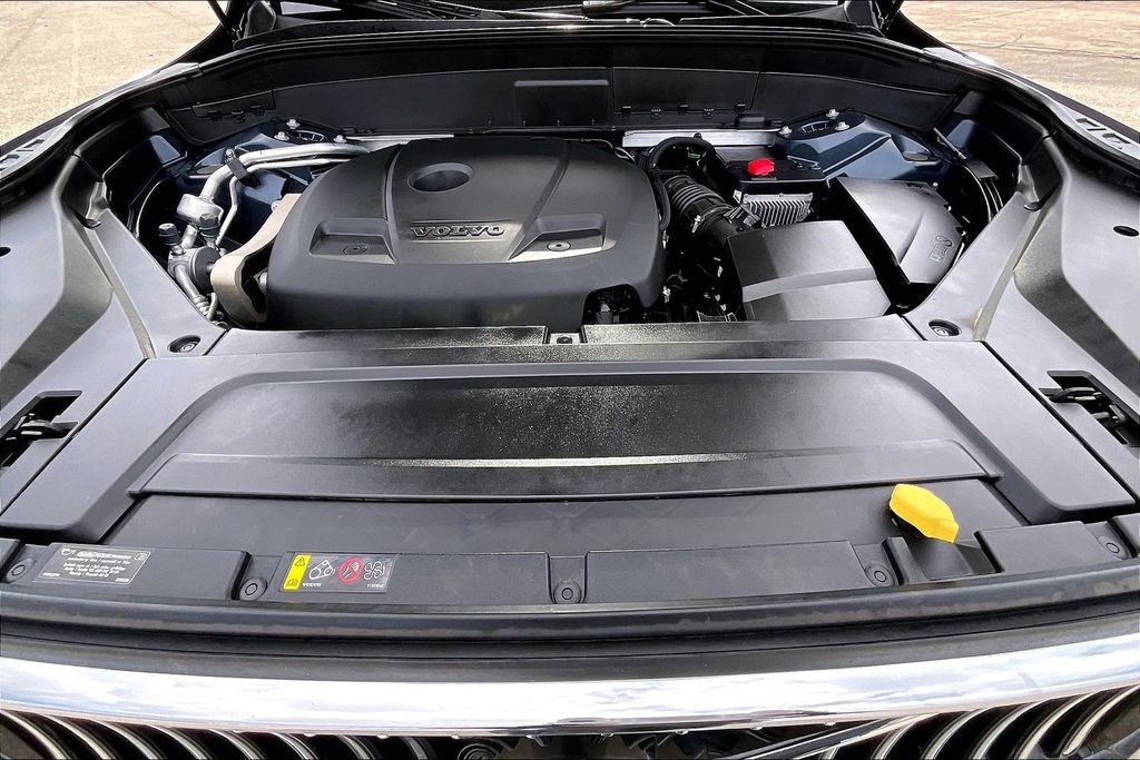 Used 2022 Volvo XC90 T6 Momentum w/ Advanced Package image 31