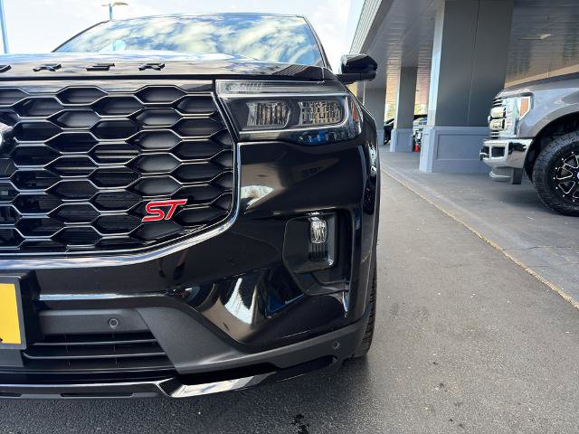 Certified 2025 Ford Explorer ST AWD/4WD image 4