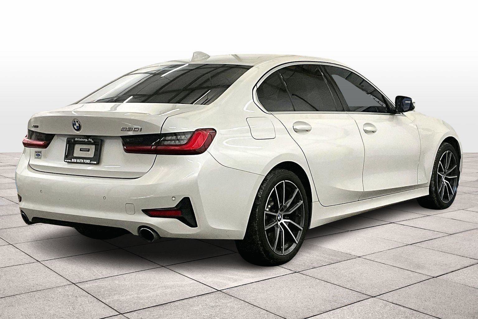 Used 2020 BMW 330i xDrive Sedan w/ Convenience Package image 3