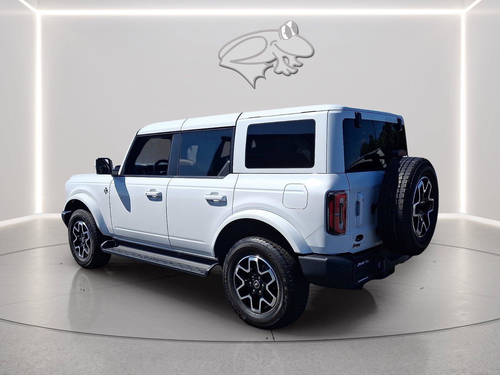 Certified 2025 Ford Bronco Outer Banks AWD/4WD image 3
