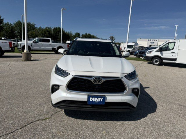 Used 2022 Toyota Highlander Limited AWD/4WD image 2