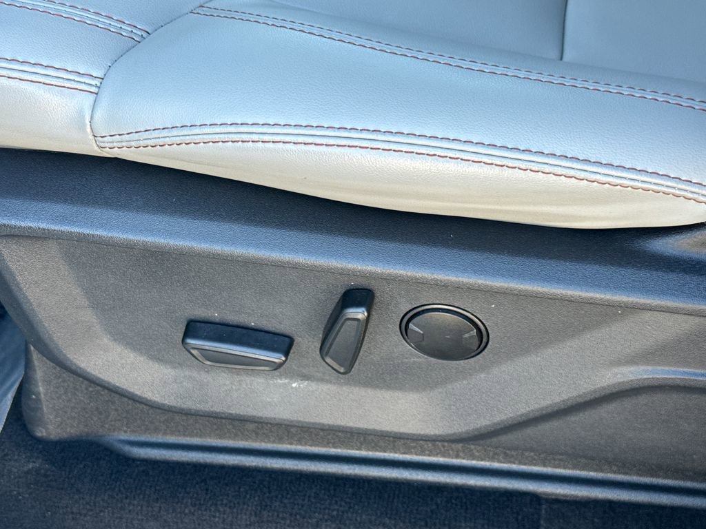 Certified 2025 Ford Expedition Active image 27