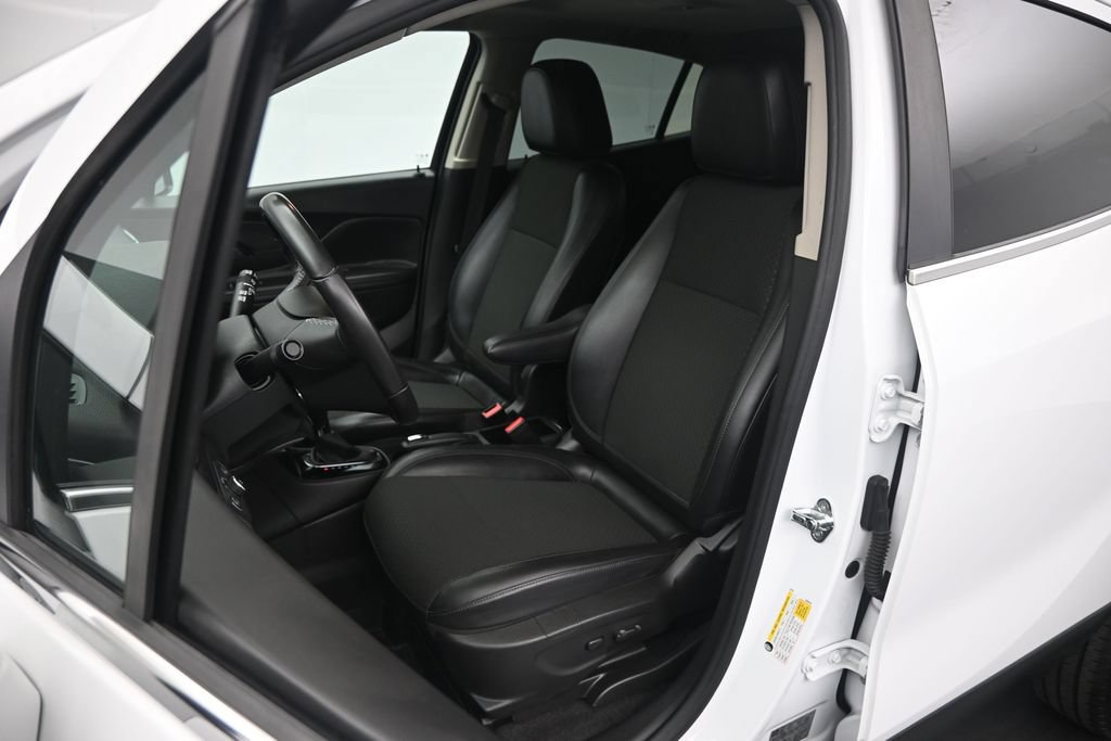 Used 2019 Buick Encore Sport Touring w/ Safety Package AWD/4WD image 8
