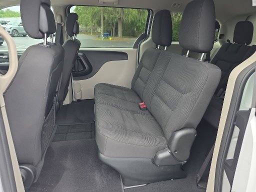Used 2020 Dodge Grand Caravan SE w/ UConnect Hands-Free Group FWD image 18