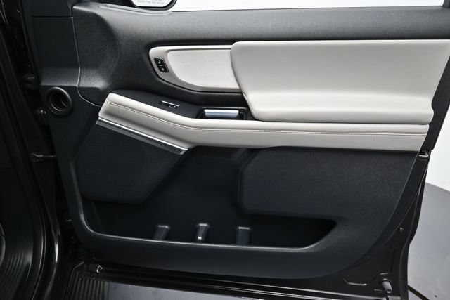 Certified 2025 Ford Expedition Active AWD/4WD image 37