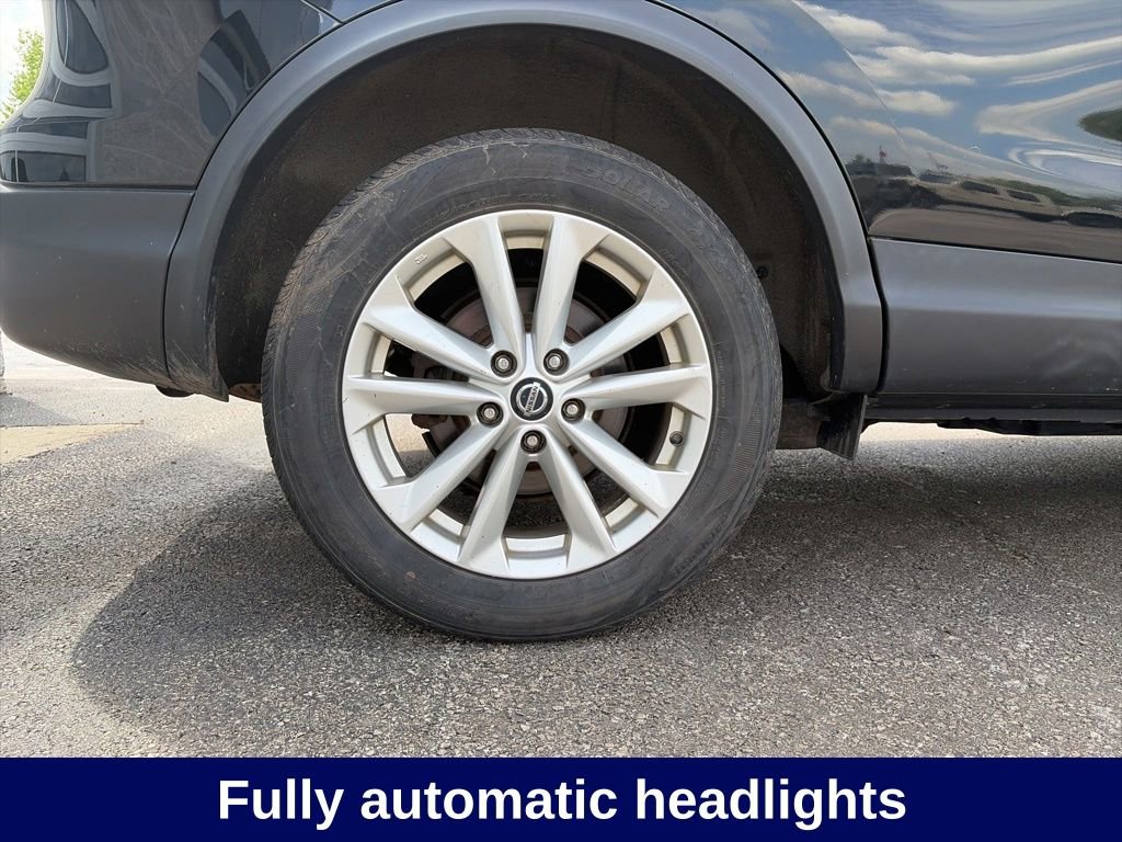 Used 2019 Nissan Rogue Sport SV AWD/4WD image 13