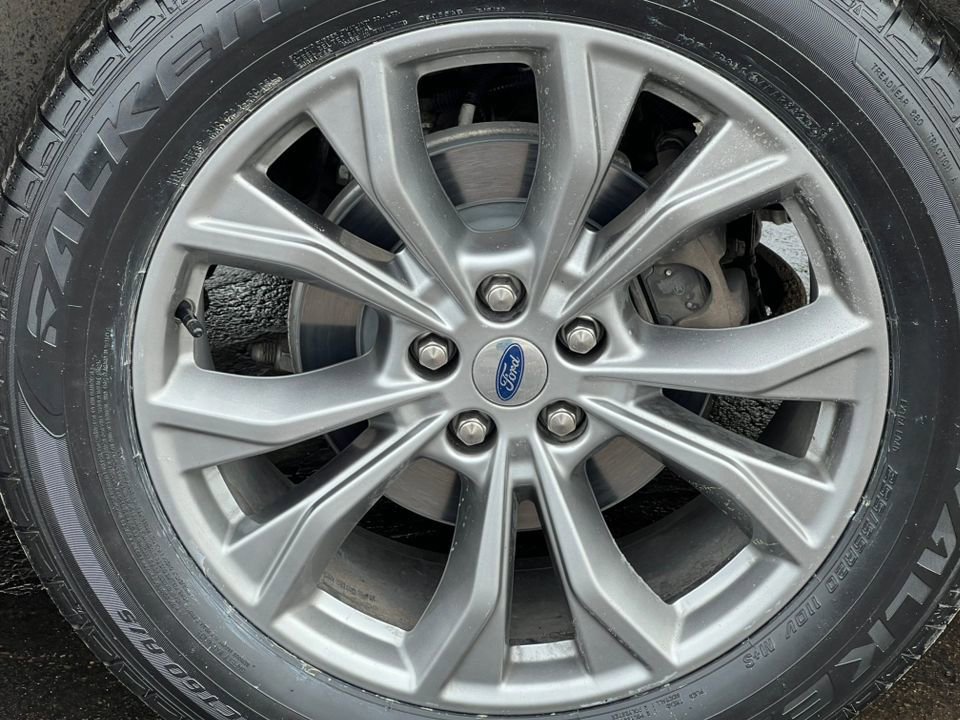 Certified 2023 Ford Explorer XLT w/ Equipment Group 202A image 15