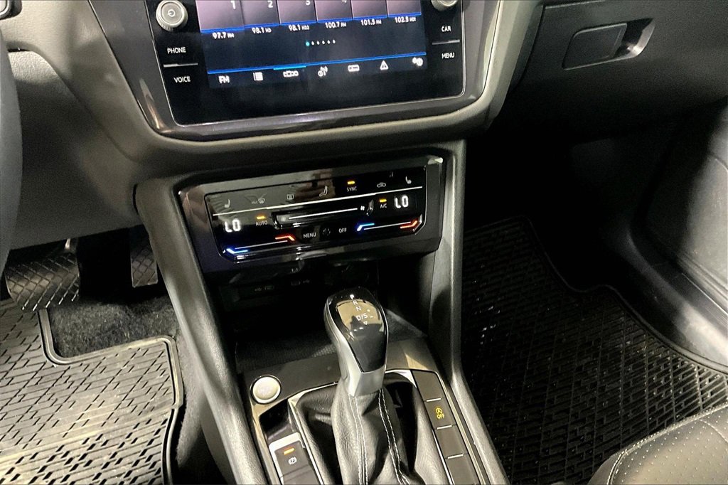 Used 2022 Volkswagen Tiguan SE image 25