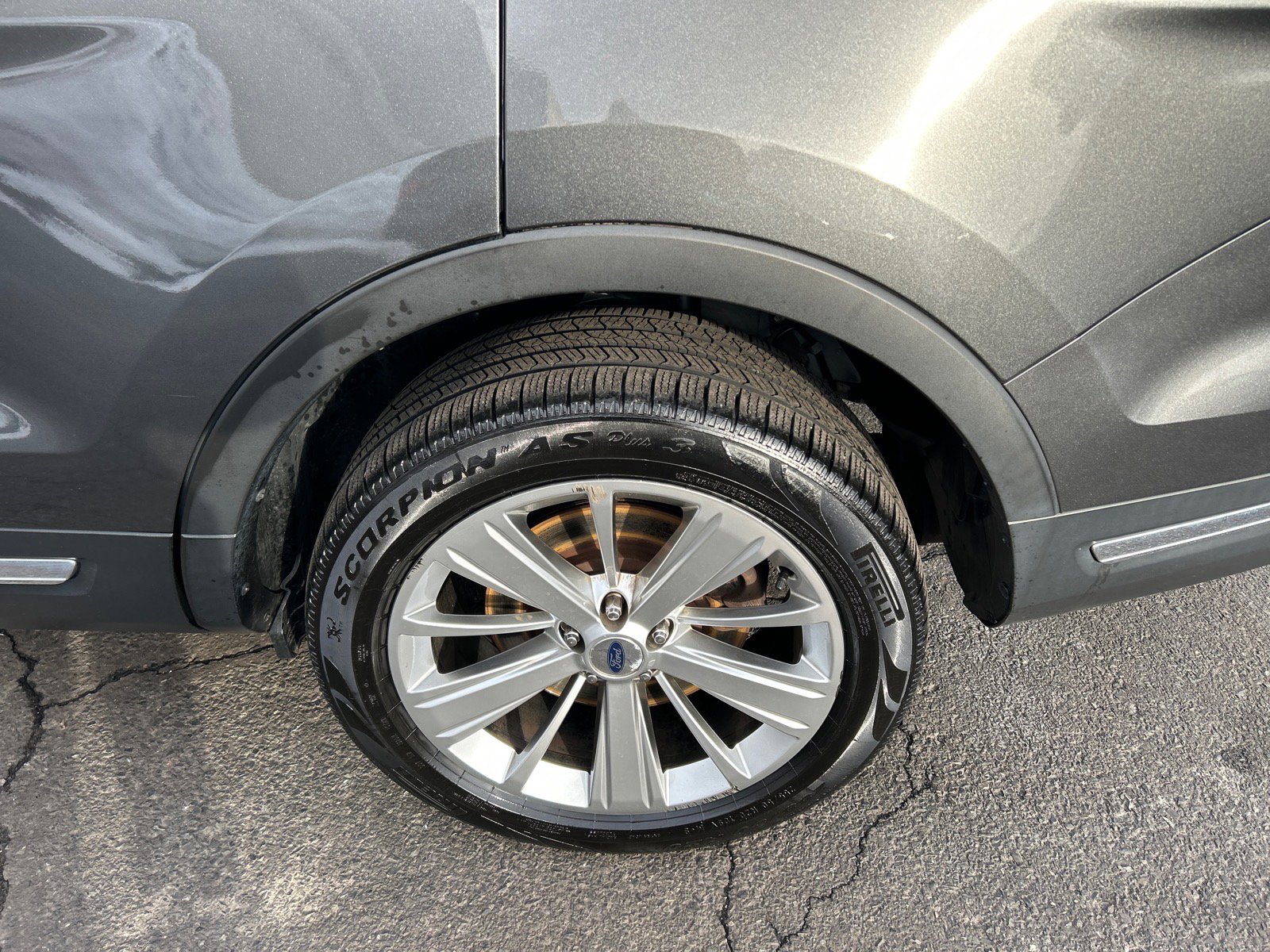 Certified 2019 Ford Explorer Limited w/ Class III Trailer Tow Package image 36