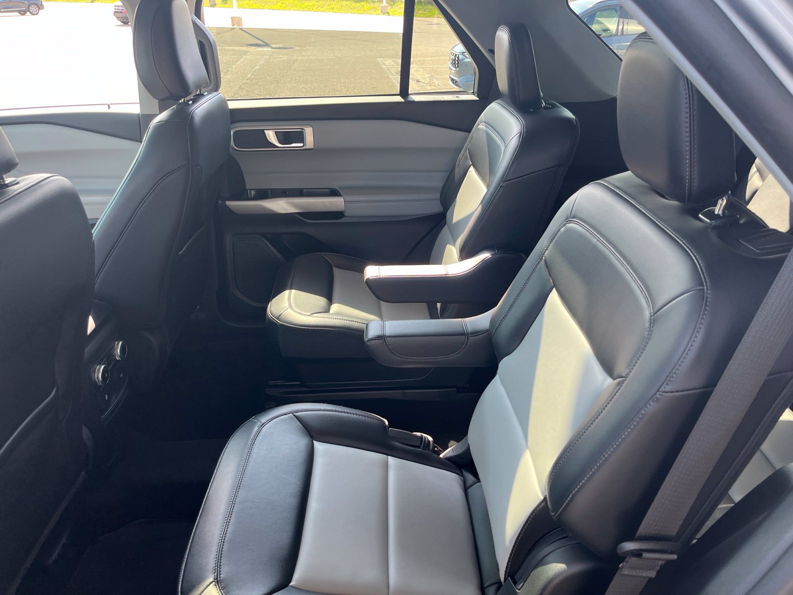 Certified 2024 Ford Explorer XLT w/ Equipment Group 202A AWD/4WD image 13