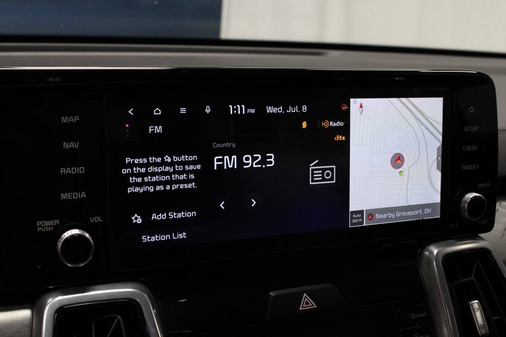 Used 2023 Kia Sorento SX AWD/4WD image 3