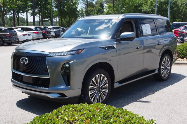 Used 2025 INFINITI QX80 Sensory AWD/4WD image 4