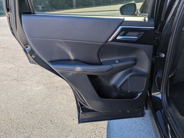 Used 2024 Mitsubishi Outlander SE Black Edition image 26