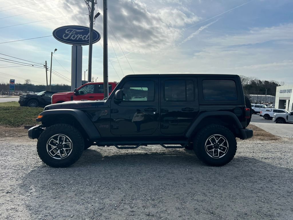 Used 2024 Jeep Wrangler Unlimited Rubicon w/ Technology Group image 6