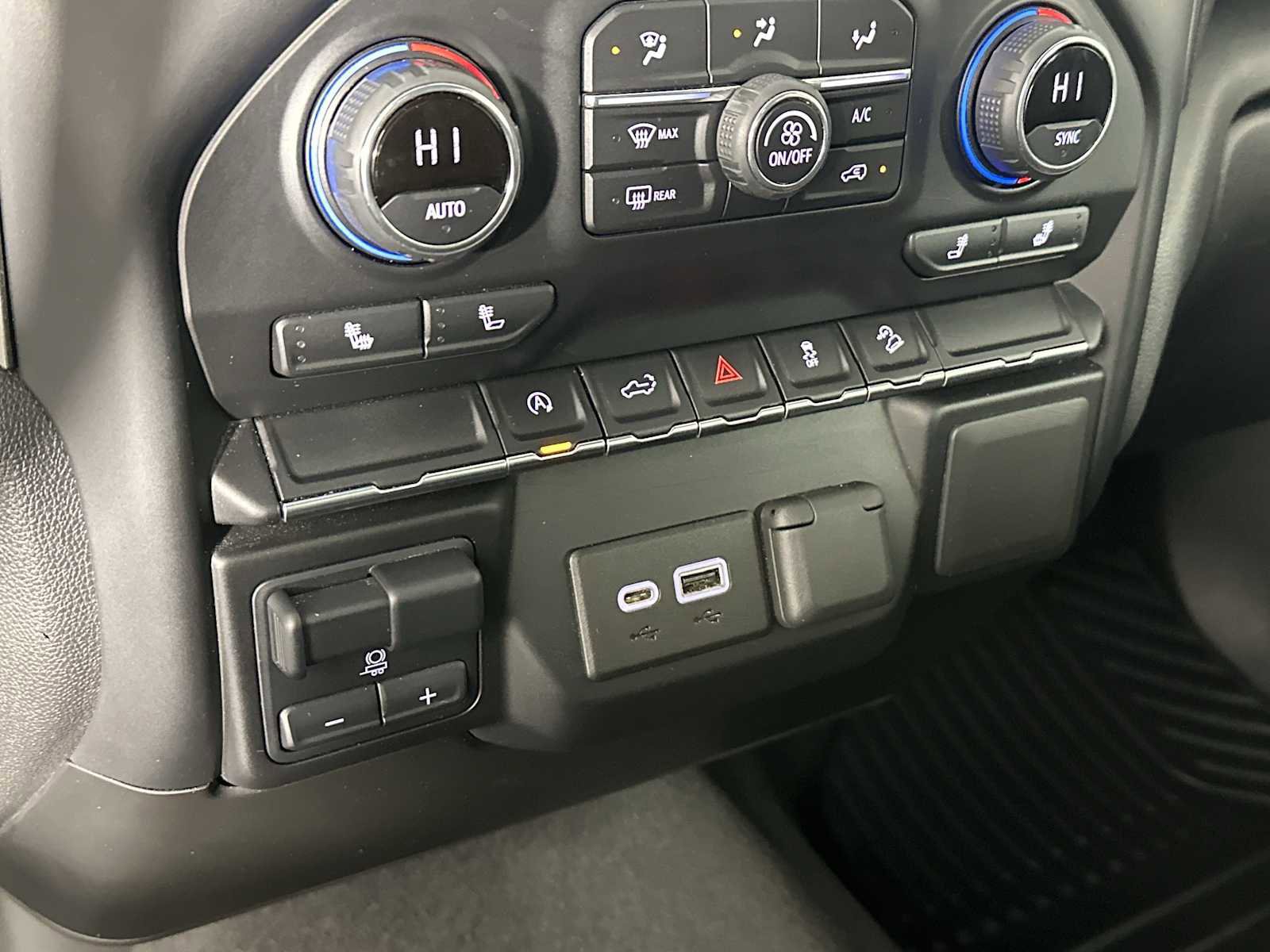 Used 2021 Chevrolet Silverado 1500 RST w/ Z71 Off-Road Package image 34