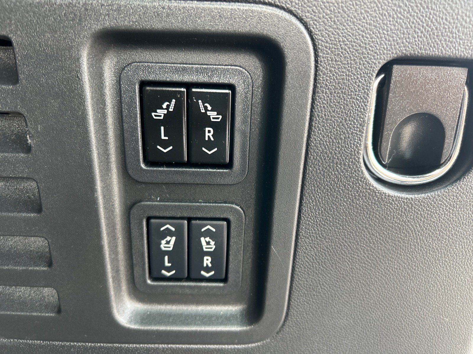 Used 2024 Chevrolet Traverse RS w/ LPO, Floor Liner Package AWD/4WD image 18