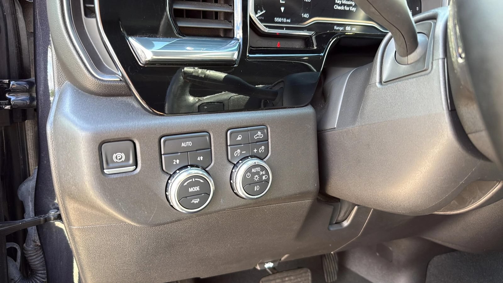 Used 2024 GMC Sierra 1500 SLT AWD/4WD image 17