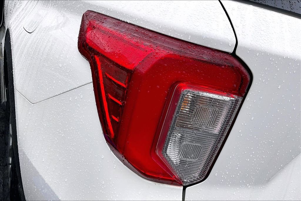 Certified 2020 Ford Explorer XLT w/ Equipment Group 202A image 28