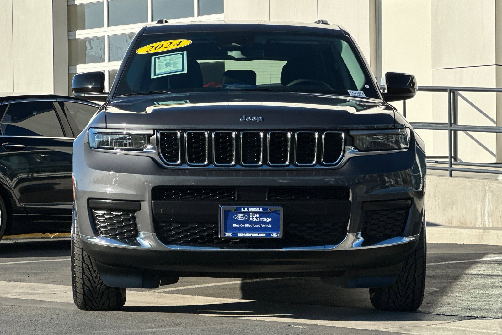 Used 2024 Jeep Grand Cherokee L Laredo image 8