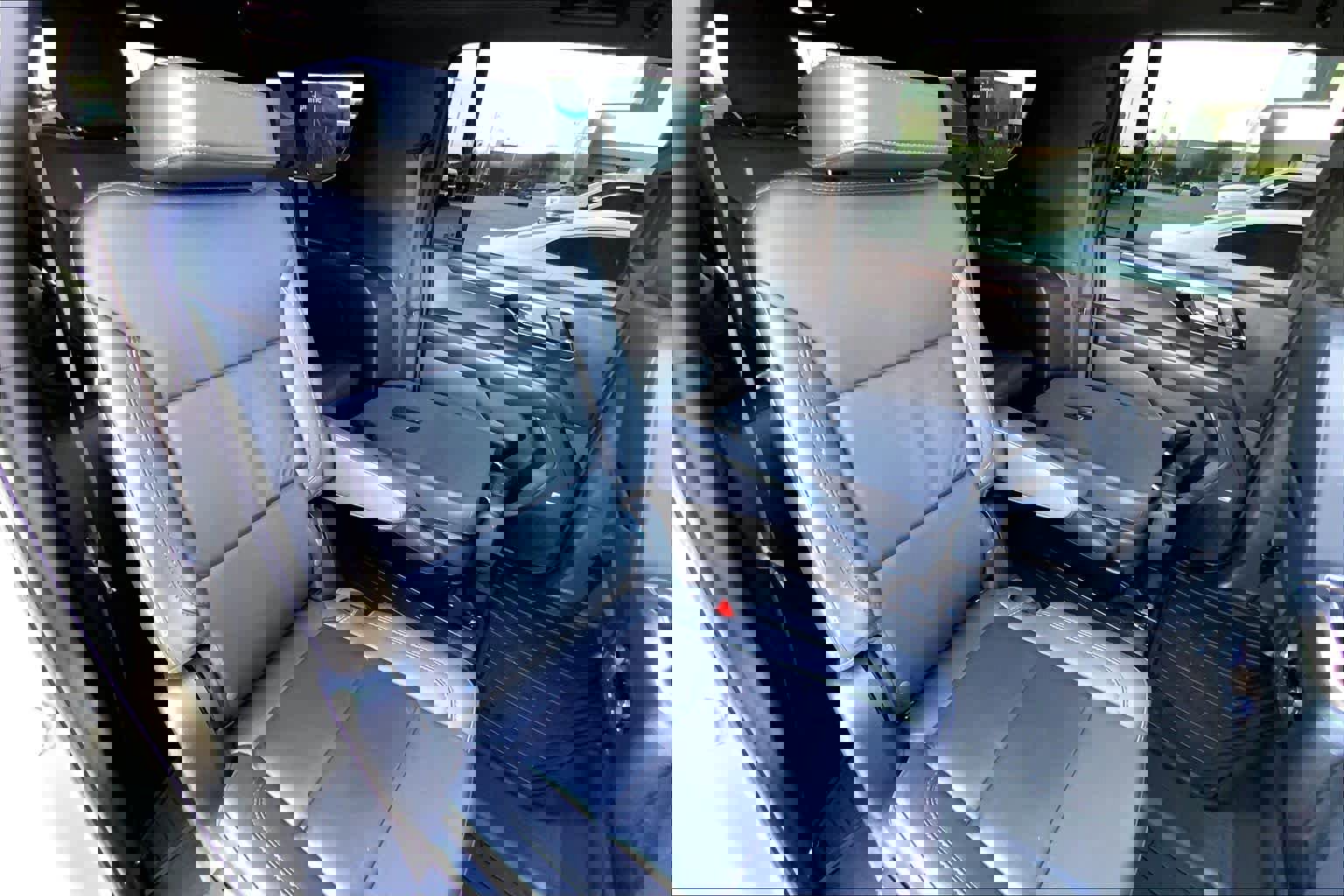 Used 2025 Chevrolet Suburban Z71 w/ Comfort Package image 17