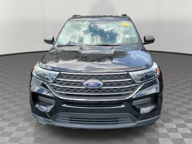 Certified 2023 Ford Explorer XLT RWD image 2