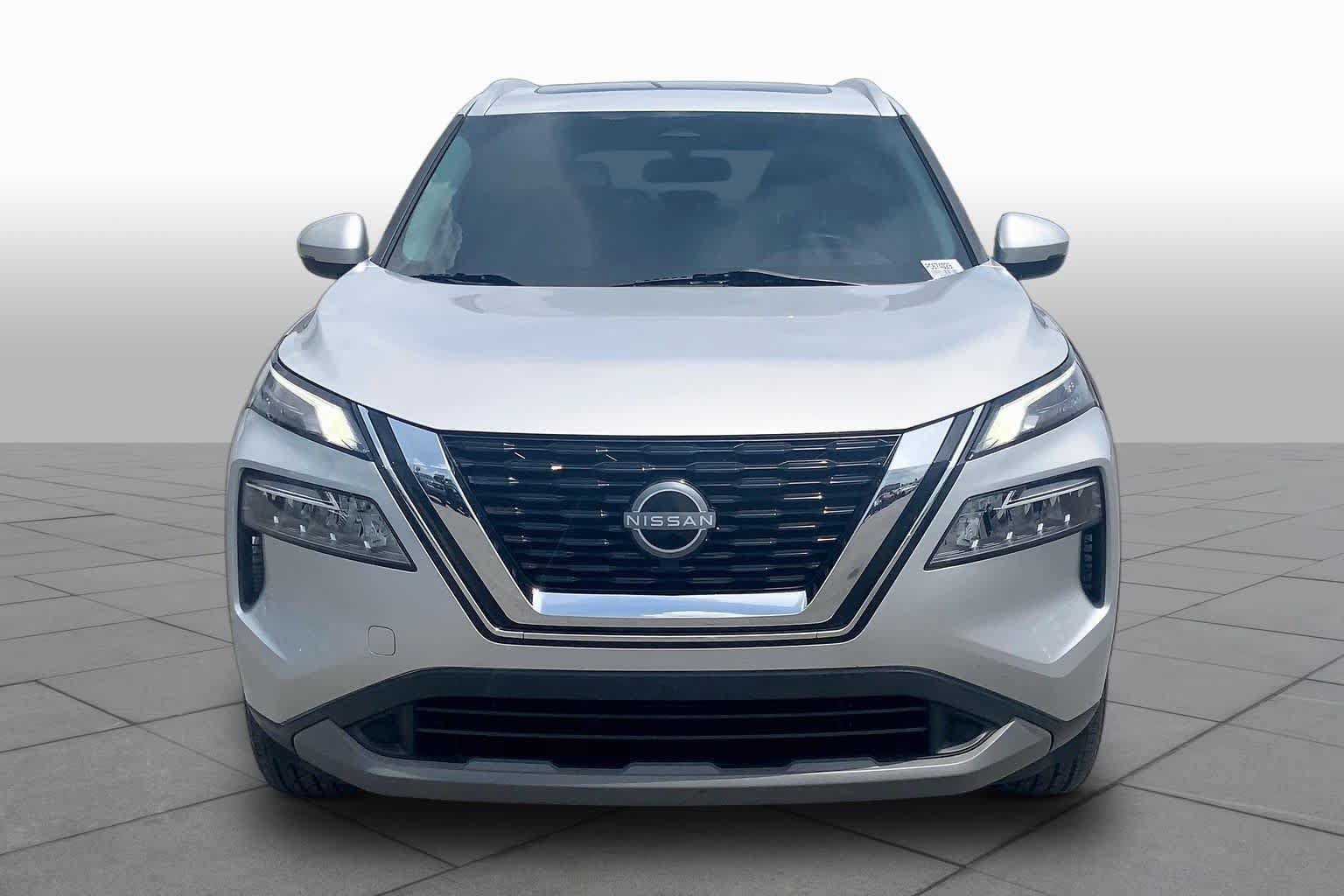 Used 2023 Nissan Rogue SV w/ SV Premium Package FWD image 4