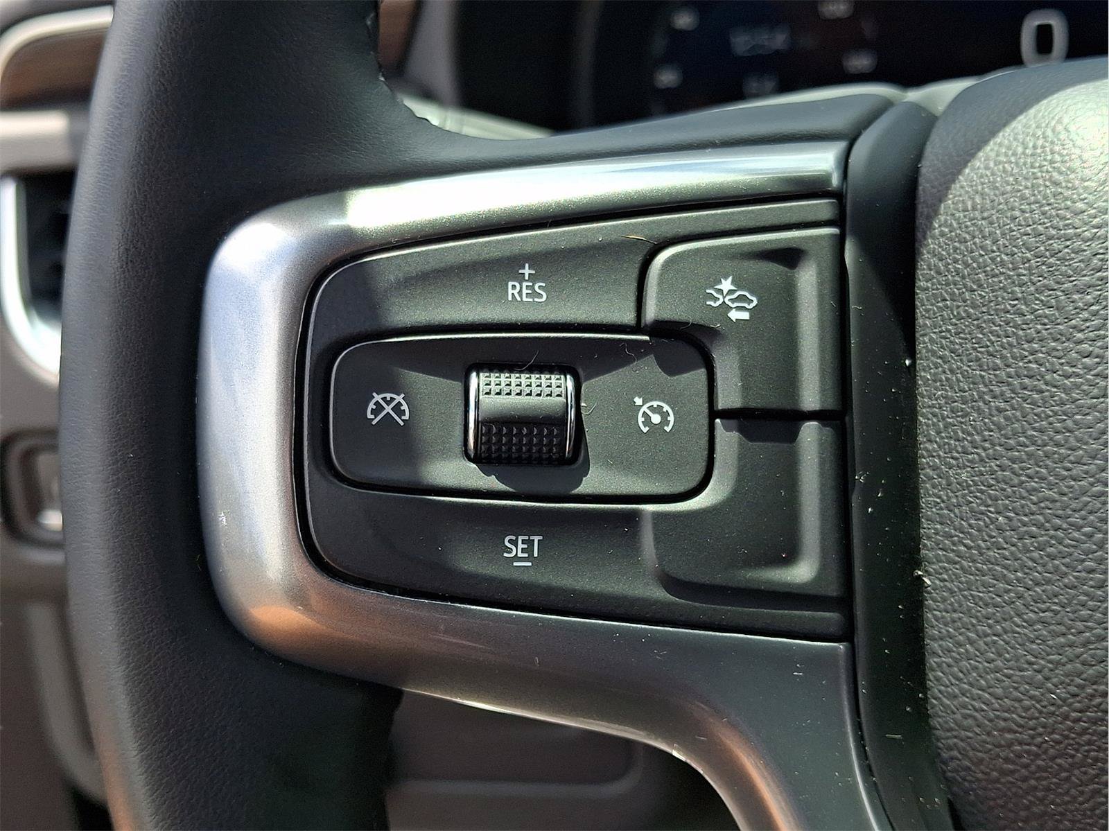 Used 2024 Chevrolet Tahoe LT AWD/4WD image 21