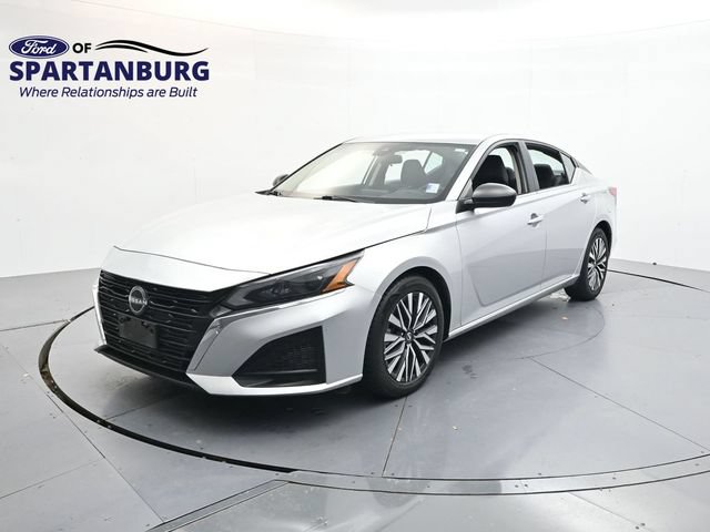 Used 2024 Nissan Altima 2.5 SV FWD image 3