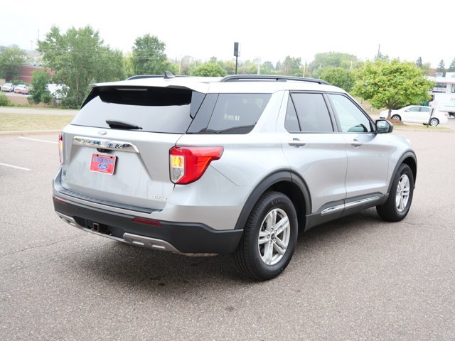 Certified 2022 Ford Explorer XLT w/ Equipment Group 202A AWD/4WD image 5