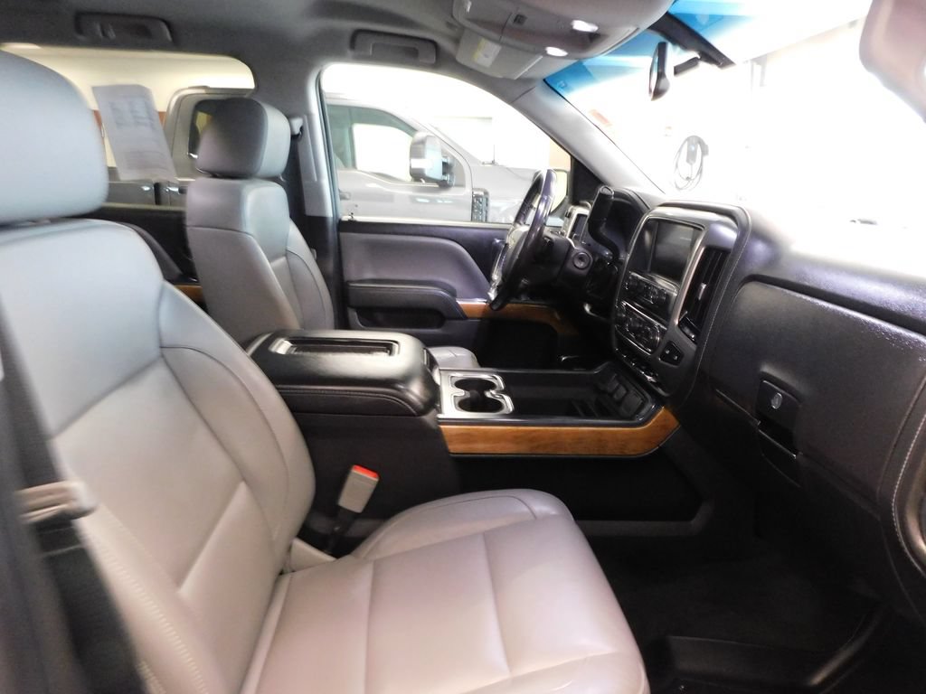 Used 2018 Chevrolet Silverado 1500 LTZ w/ Sport Package AWD/4WD image 32
