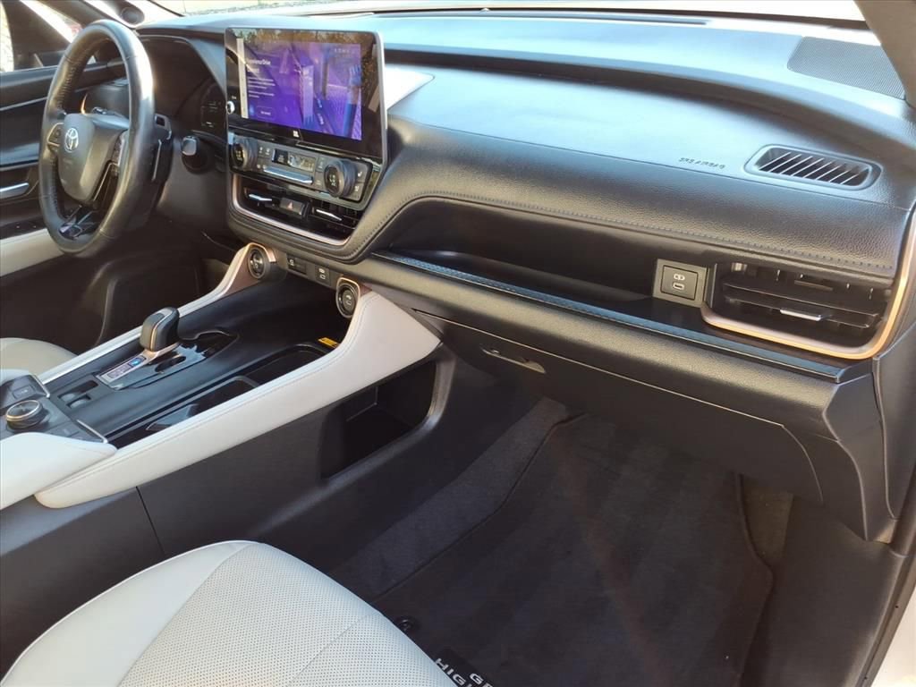 Used 2024 Toyota Grand Highlander AWD Hybrid image 7