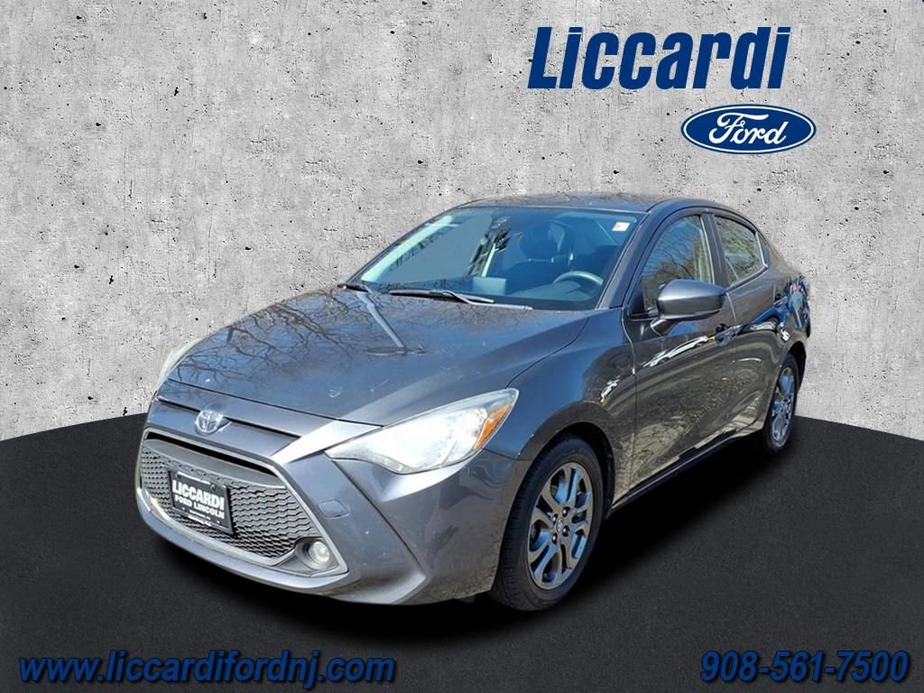 Used 2019 Toyota Yaris LE image 3