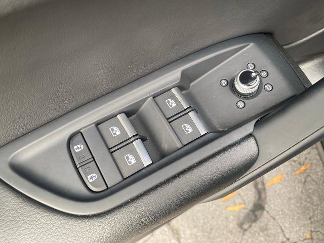 Used 2023 Audi Q5 2.0T Premium w/ Convenience Package image 13