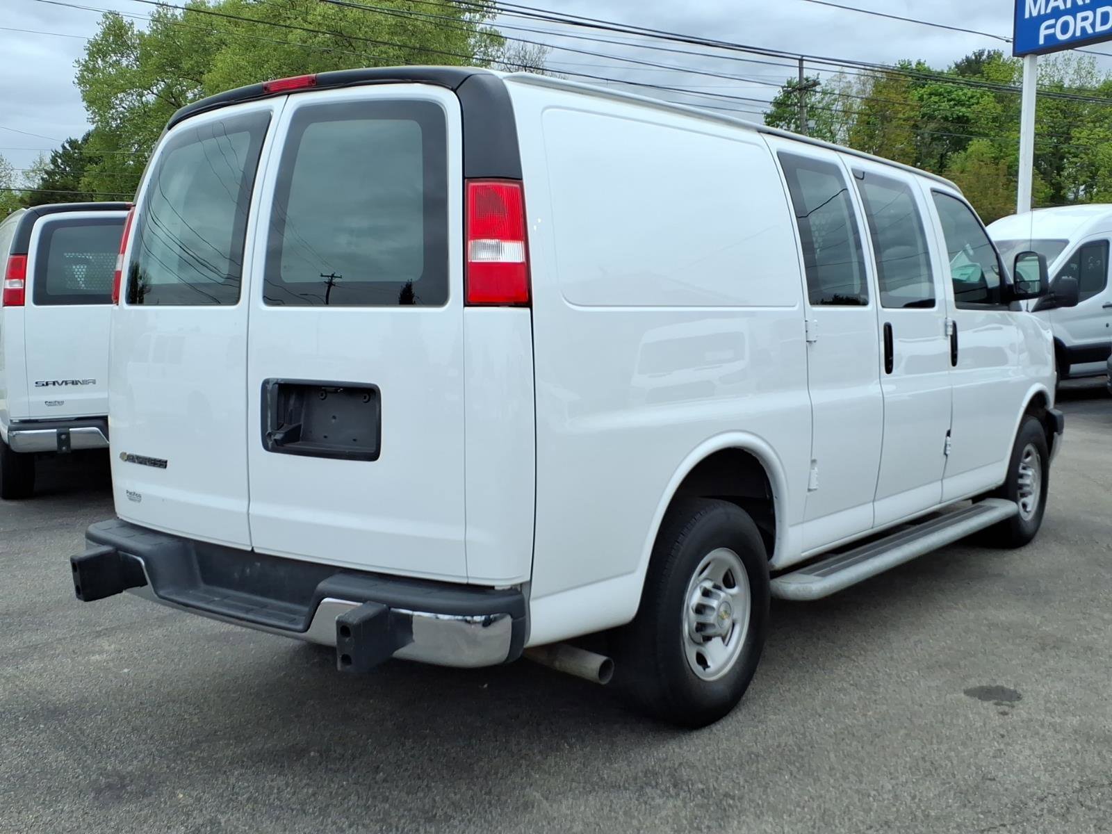 Used 2024 Chevrolet Express 2500 w/ Driver Convenience Package RWD image 3