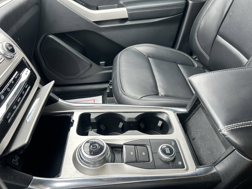 Certified 2022 Ford Explorer XLT w/ Equipment Group 202A image 13