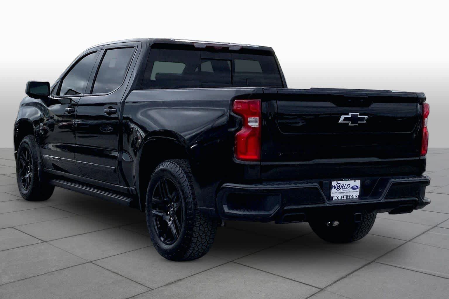 Used 2024 Chevrolet Silverado 1500 High Country w/ Midnight Edition AWD/4WD image 12