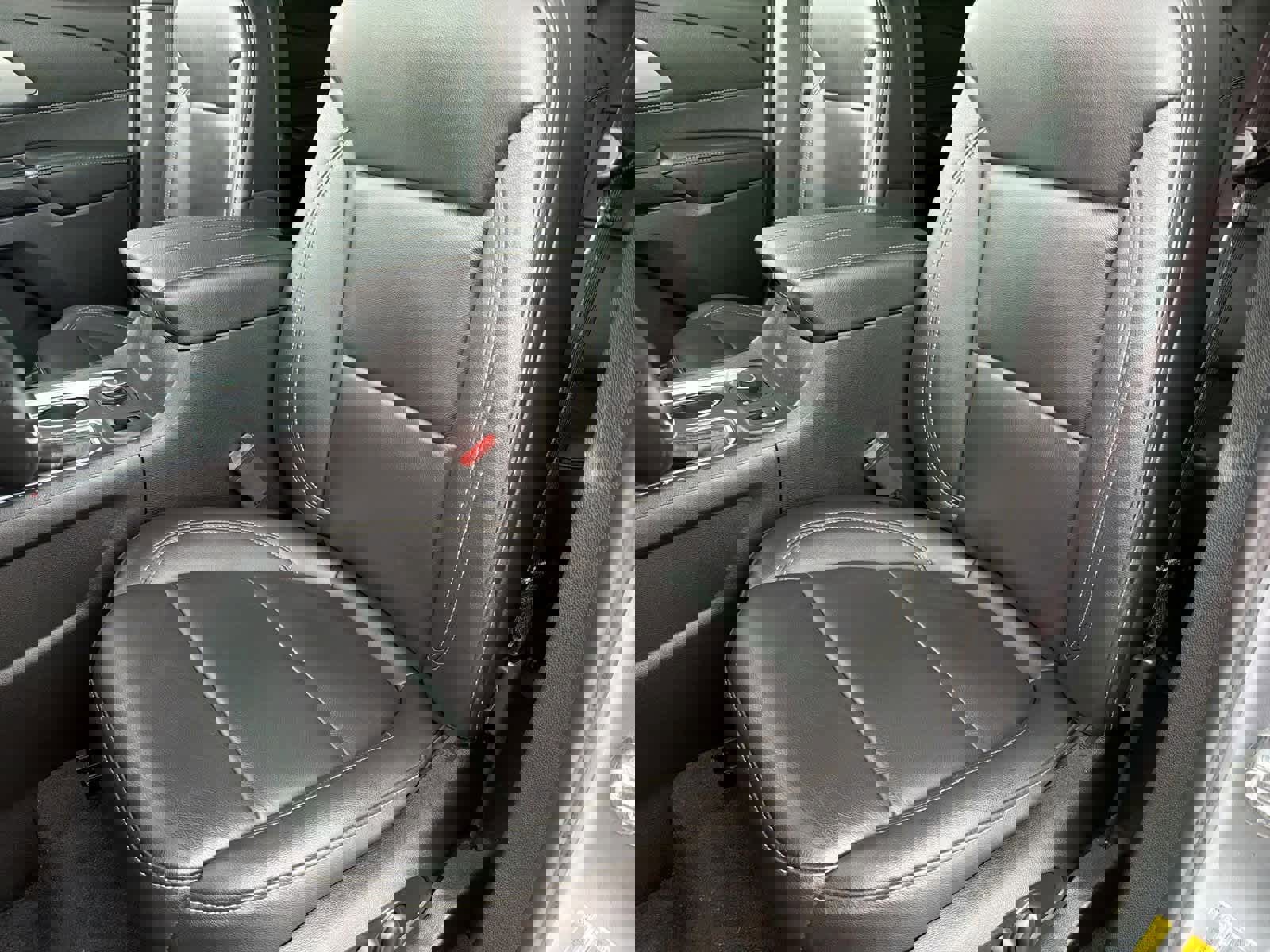 Used 2023 Chevrolet Traverse LT image 17