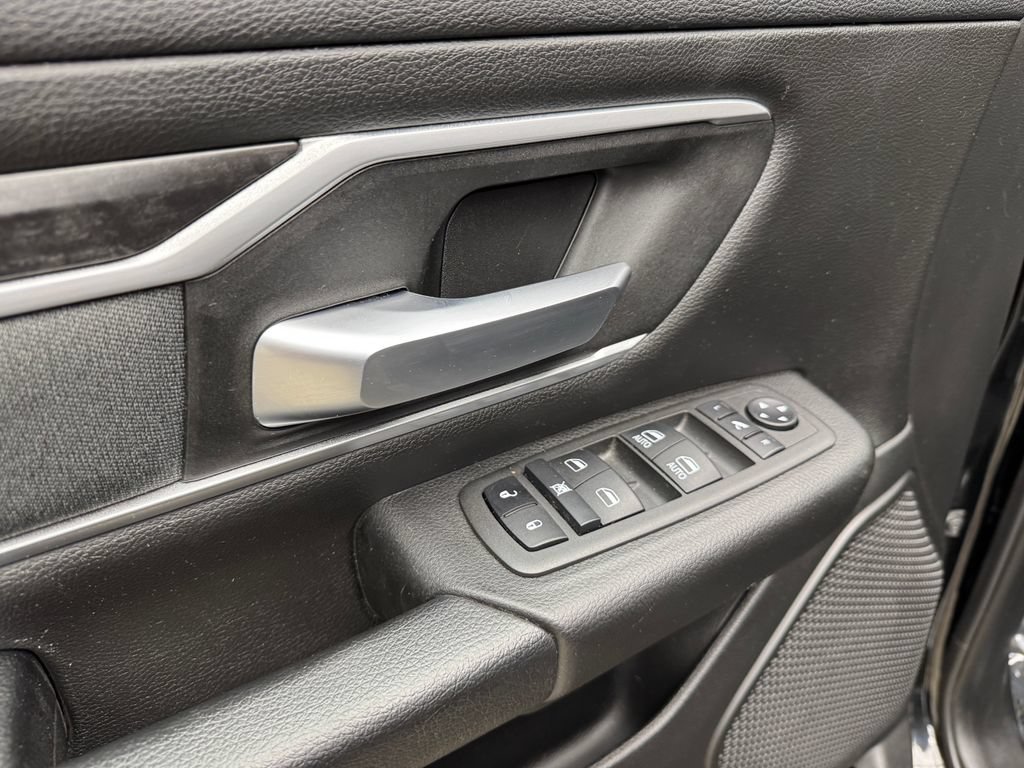 Used 2023 RAM 1500 Big Horn AWD/4WD image 9