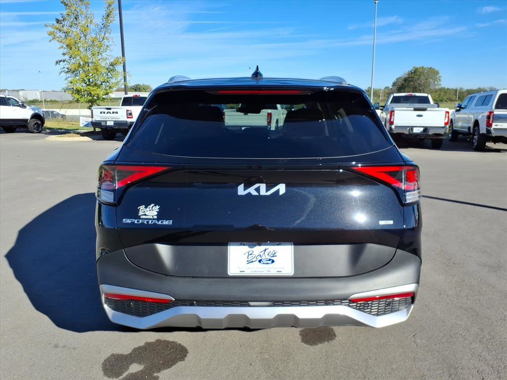 Used 2025 Kia Sportage EX image 4
