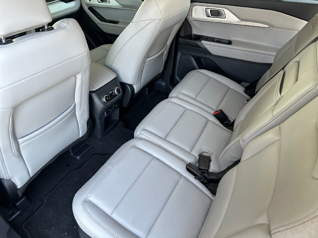 Certified 2026 Ford Explorer Active w/ Active Comfort Package RWD image 11