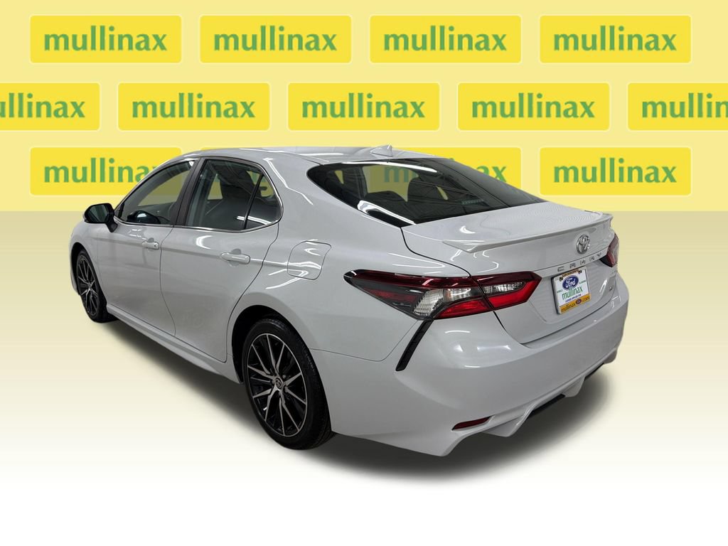 Used 2024 Toyota Camry SE FWD image 10
