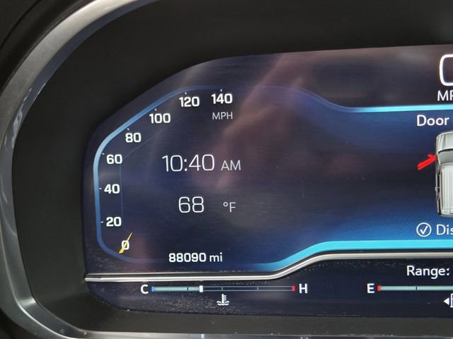 Used 2023 Chevrolet Suburban Premier image 22