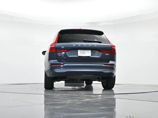 Used 2022 Volvo XC60 B5 Momentum image 35