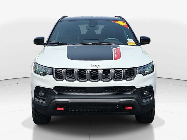 Used 2025 Jeep Compass Trailhawk AWD/4WD image 8