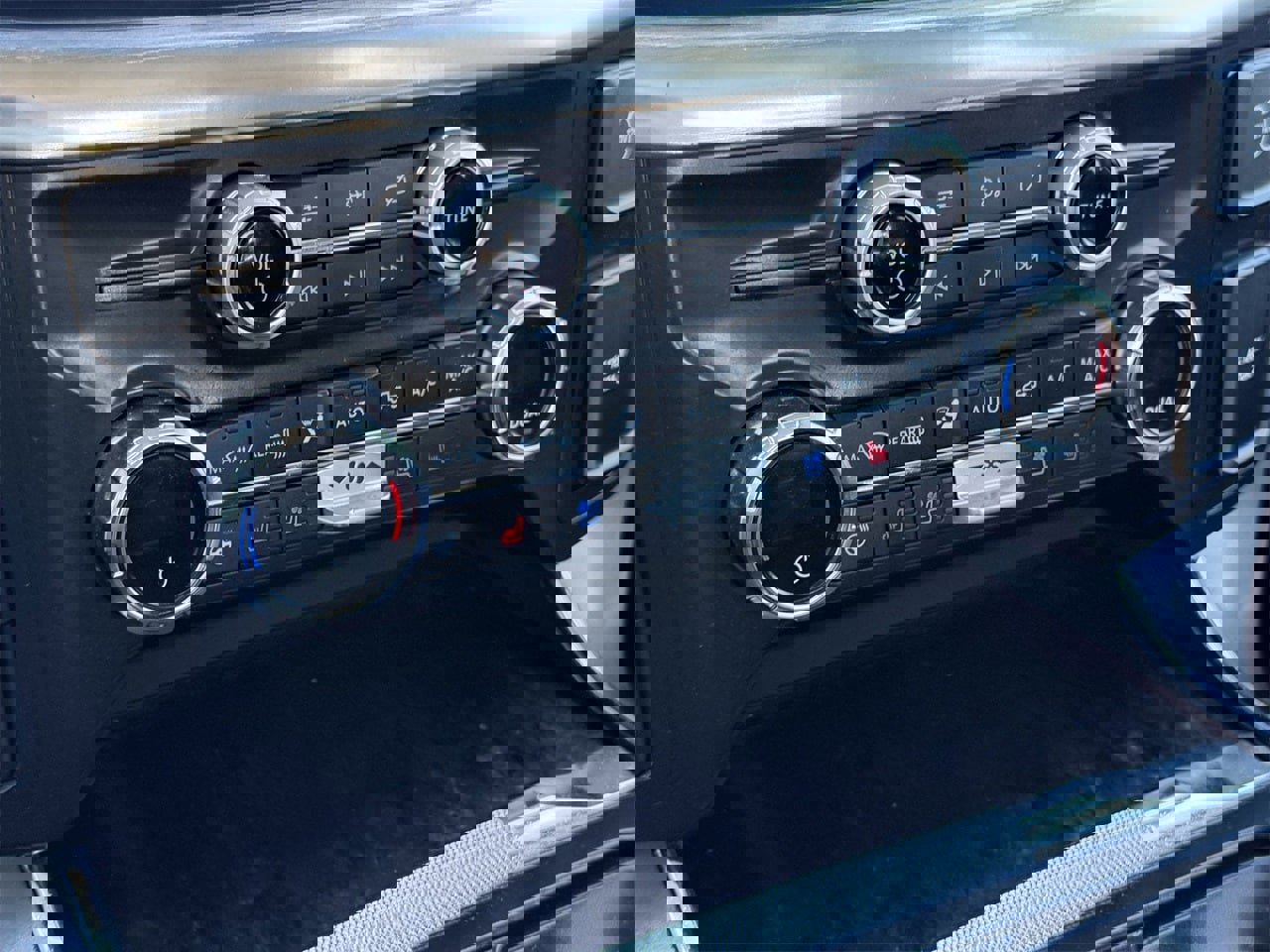 Certified 2021 Ford F150 Lariat w/ Equipment Group 502A High image 19