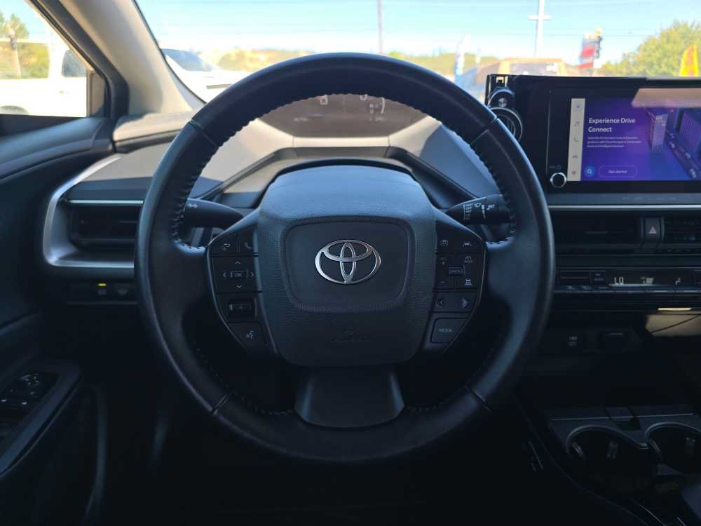 Used 2023 Toyota Prius LE FWD image 11
